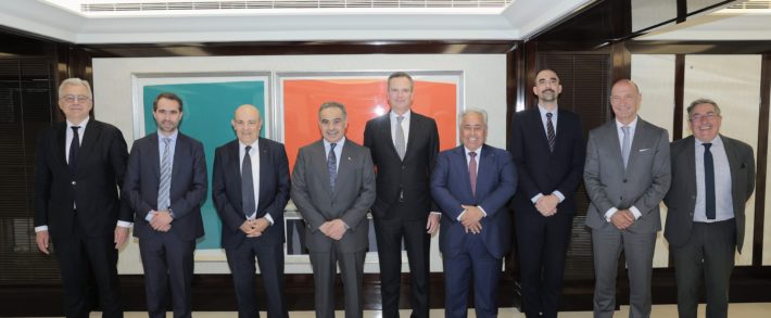 Lundi 18 mai 2026 Table ronde autour du ministre qatarien des Finances